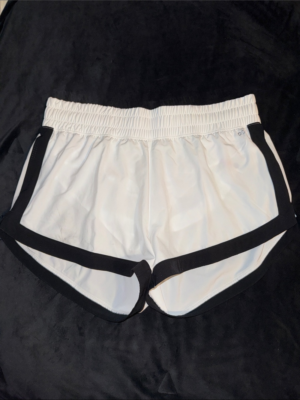 Women’s L DSG Stride High Rise Athletic Short White Black Trim Built in Brief